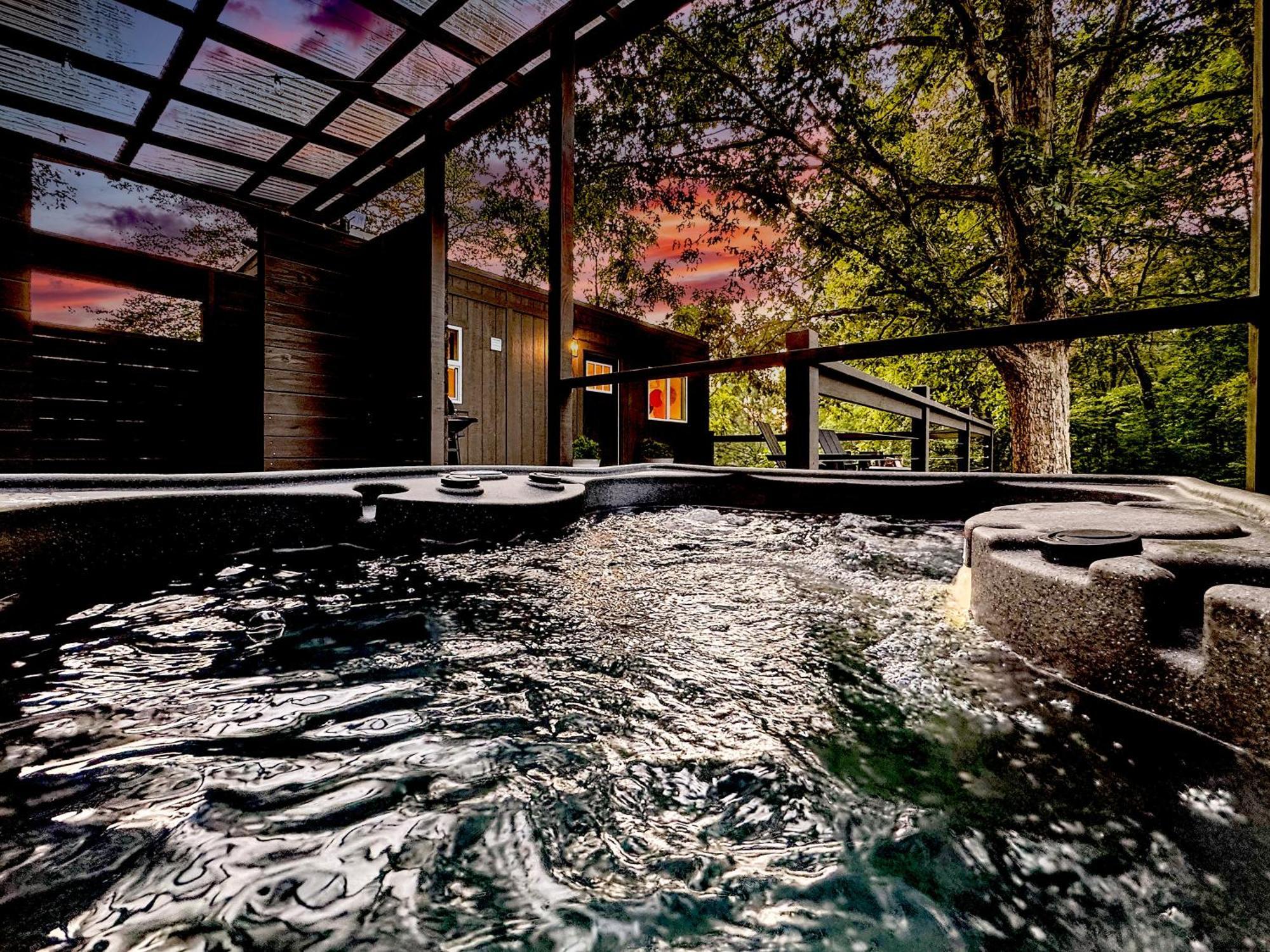 Couples Retreat: King Bed:Hot Tub:Firepit & More بلو ريدج المظهر الخارجي الصورة
